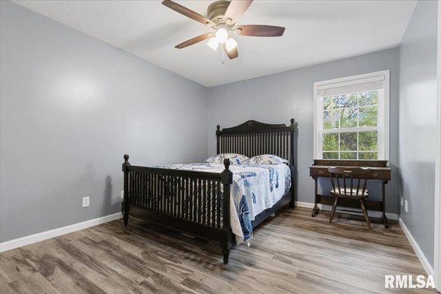 1525 ASH Street, Washington, IL 61571