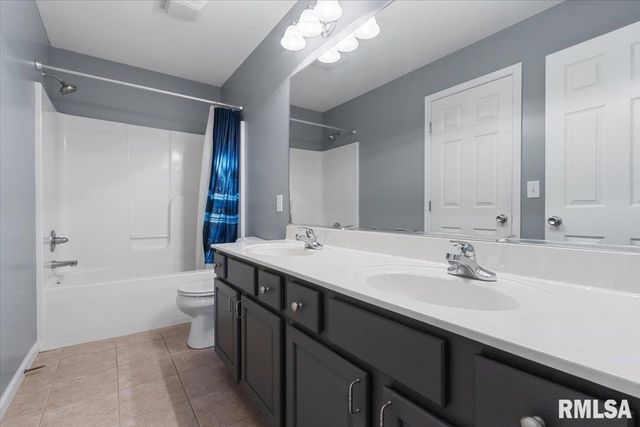 1525 ASH Street, Washington, IL 61571