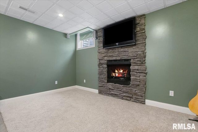 1525 ASH Street, Washington, IL 61571