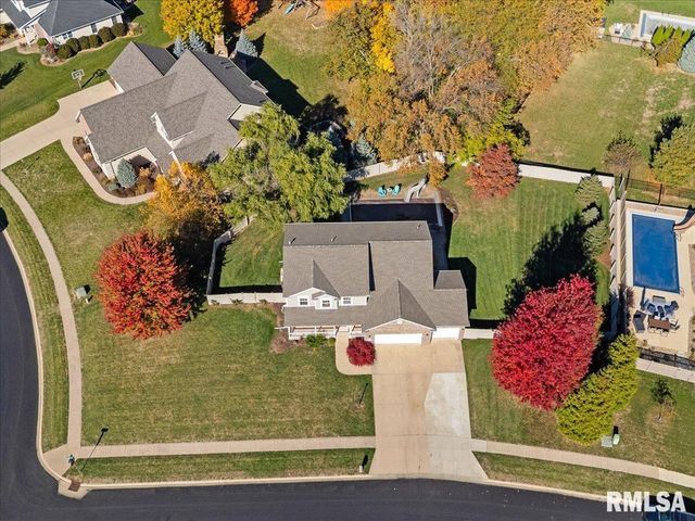 1525 ASH Street, Washington, IL 61571