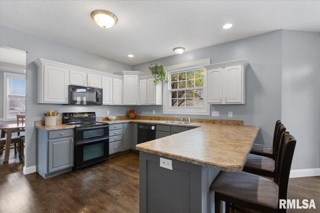 1525 ASH Street, Washington, IL 61571