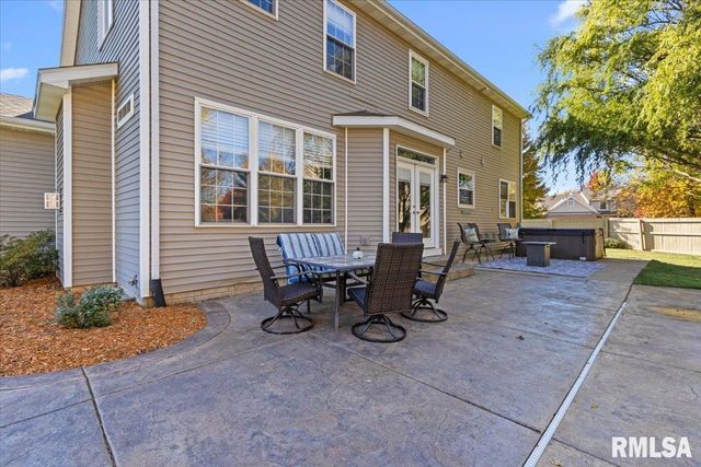 1525 ASH Street, Washington, IL 61571