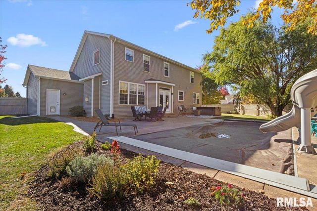 1525 ASH Street, Washington, IL 61571