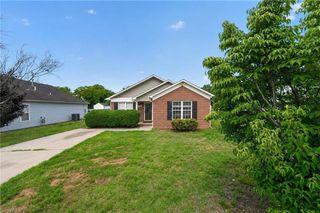 904 Rauhut Street, Burlington, NC 27217