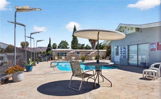 12813 7th 11, Yucaipa, CA 92399