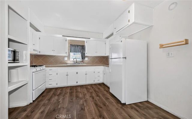 12813 7th 11, Yucaipa, CA 92399