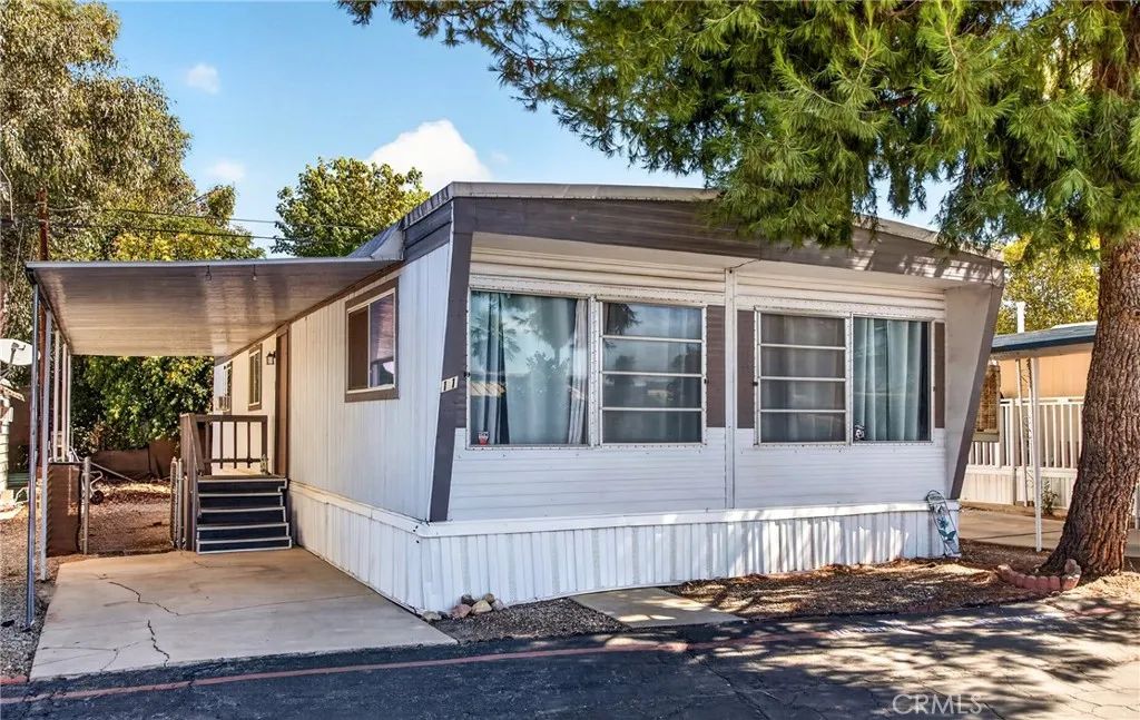12813 7th 11, Yucaipa, CA 92399
