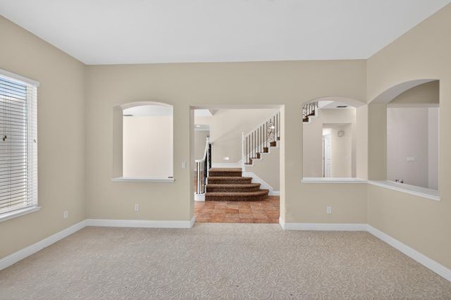 1565 Danbrook Dr, Sacramento, CA 95835