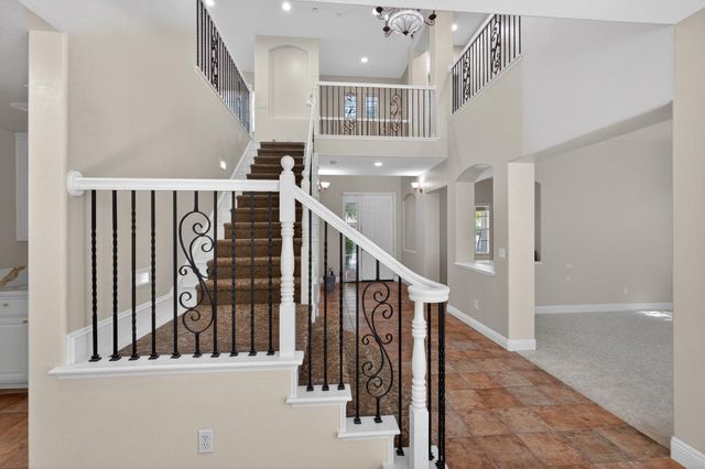 1565 Danbrook Dr, Sacramento, CA 95835