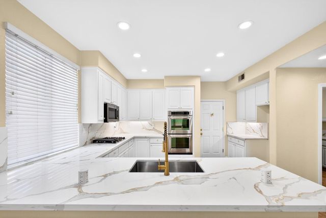 1565 Danbrook Dr, Sacramento, CA 95835