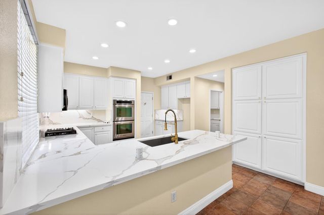 1565 Danbrook Dr, Sacramento, CA 95835