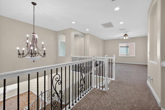 1565 Danbrook Dr, Sacramento, CA 95835