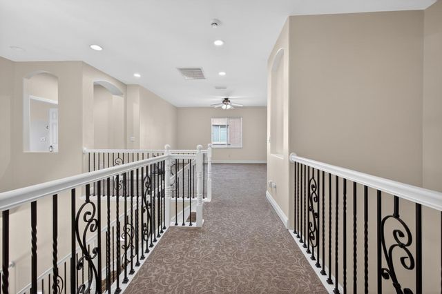 1565 Danbrook Dr, Sacramento, CA 95835
