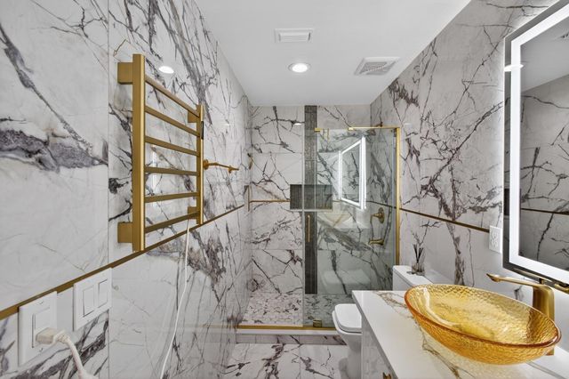 1565 Danbrook Dr, Sacramento, CA 95835