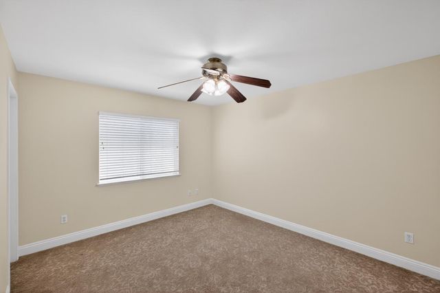 1565 Danbrook Dr, Sacramento, CA 95835