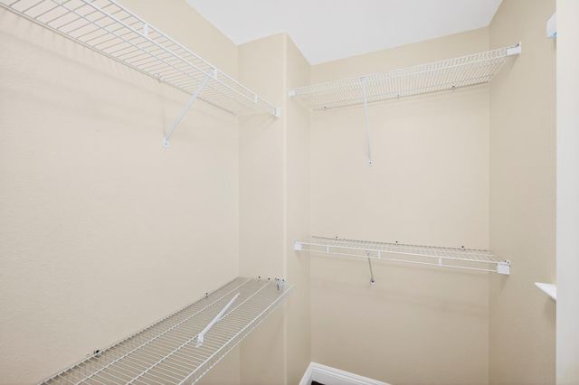 1565 Danbrook Dr, Sacramento, CA 95835