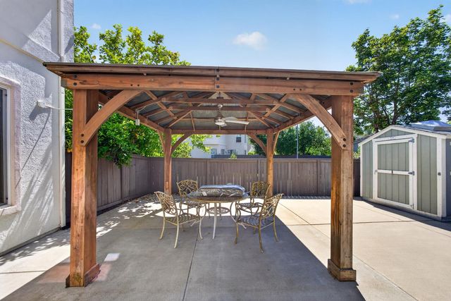 1565 Danbrook Dr, Sacramento, CA 95835