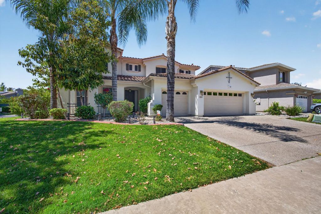 1565 Danbrook Dr, Sacramento, CA 95835