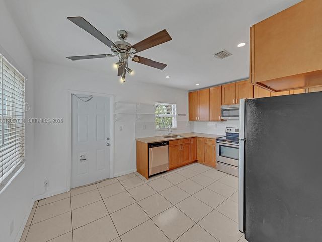 1636 NE 15th Ave, Fort Lauderdale, FL 33305