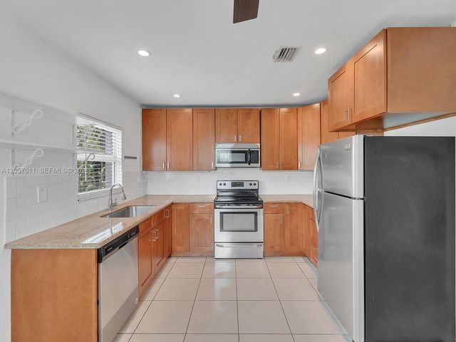 1636 NE 15th Ave, Fort Lauderdale, FL 33305