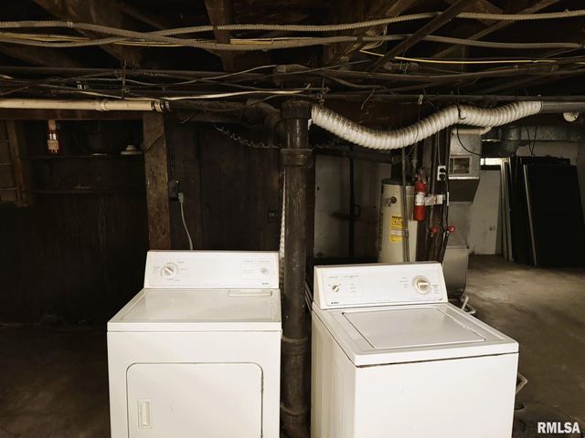 1920 S Pasfield Street, Springfield, IL 62704