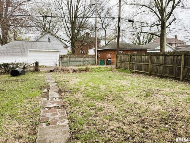 1920 S Pasfield Street, Springfield, IL 62704