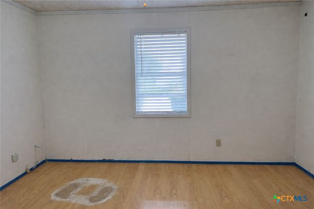 6 Gulf Avenue, Rogers, TX 76569