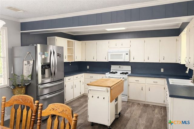 6 Gulf Avenue, Rogers, TX 76569