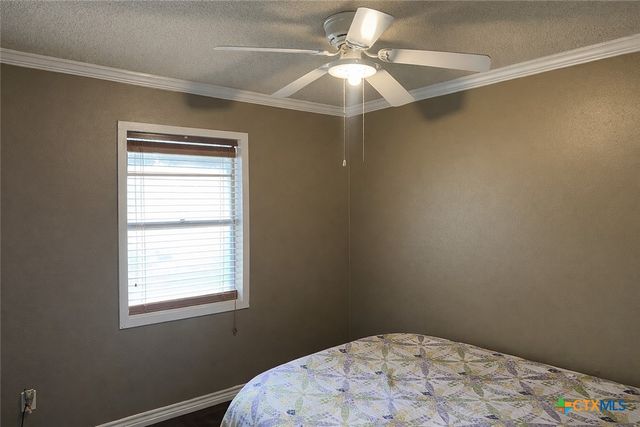6 Gulf Avenue, Rogers, TX 76569