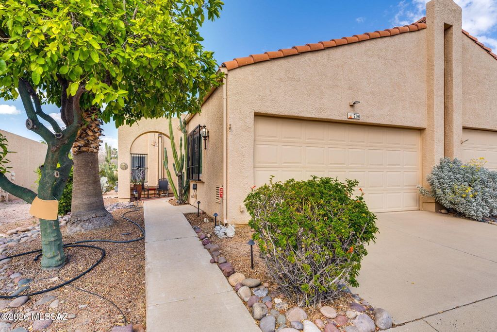 706 W Rushwood Drive, Tucson, AZ 85704