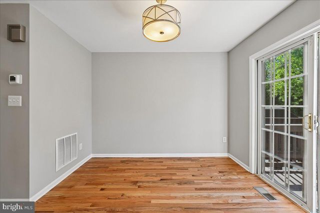 6153 LES DORSON LN, Alexandria, VA 22315
