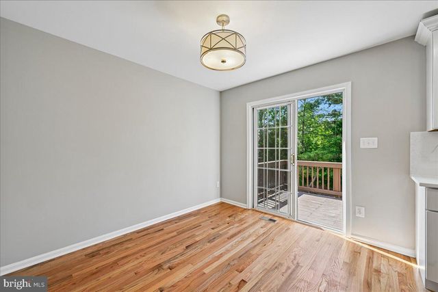 6153 LES DORSON LN, Alexandria, VA 22315