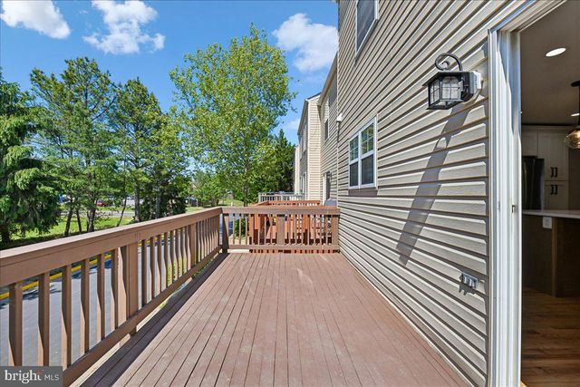 6153 LES DORSON LN, Alexandria, VA 22315