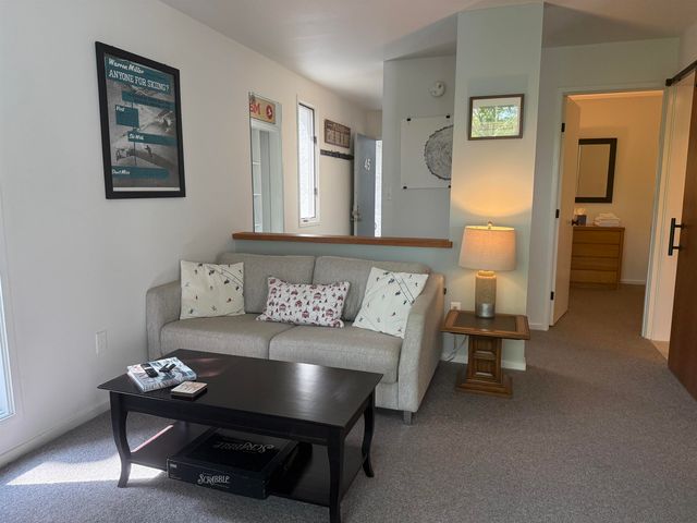 327 Bridges Resort Circle # 45, Warren, VT 05674