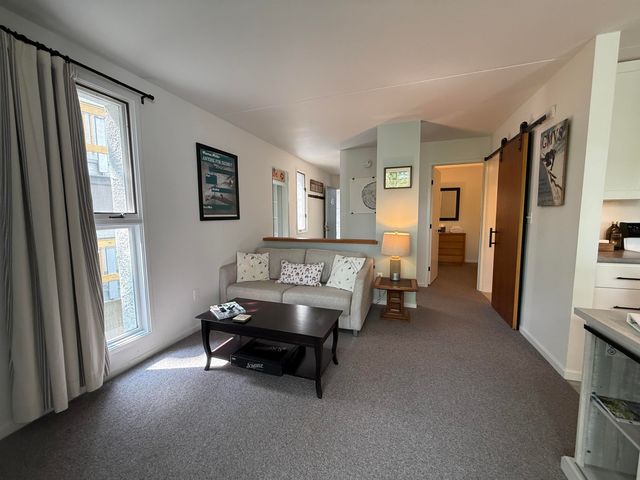 327 Bridges Resort Circle # 45, Warren, VT 05674