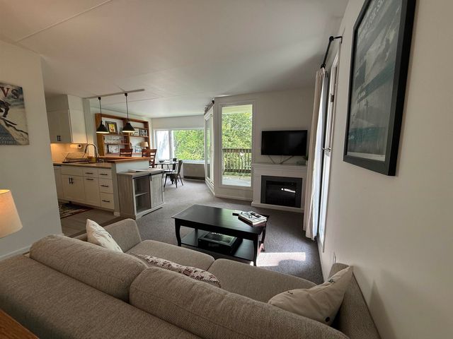 327 Bridges Resort Circle # 45, Warren, VT 05674