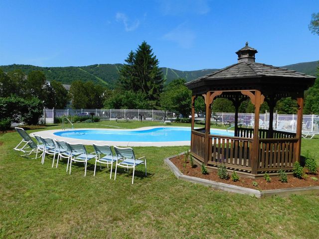 327 Bridges Resort Circle # 45, Warren, VT 05674