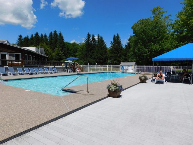 327 Bridges Resort Circle # 45, Warren, VT 05674