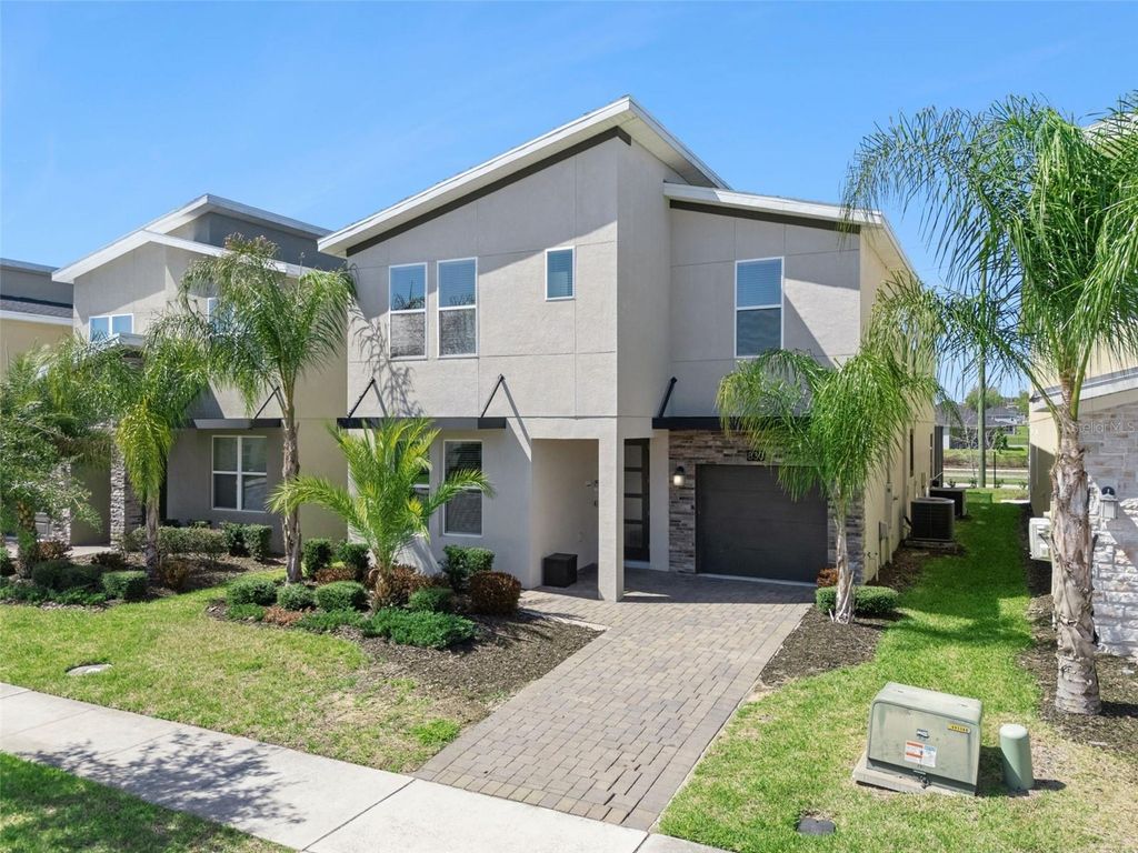 Image 2 of property listing at 830 STICKS STREET, Davenport, FL 33896