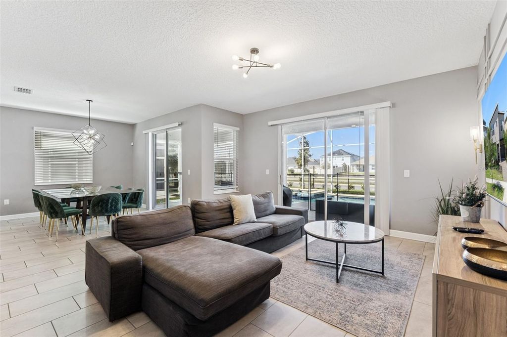 Image 5 of property listing at 830 STICKS STREET, Davenport, FL 33896