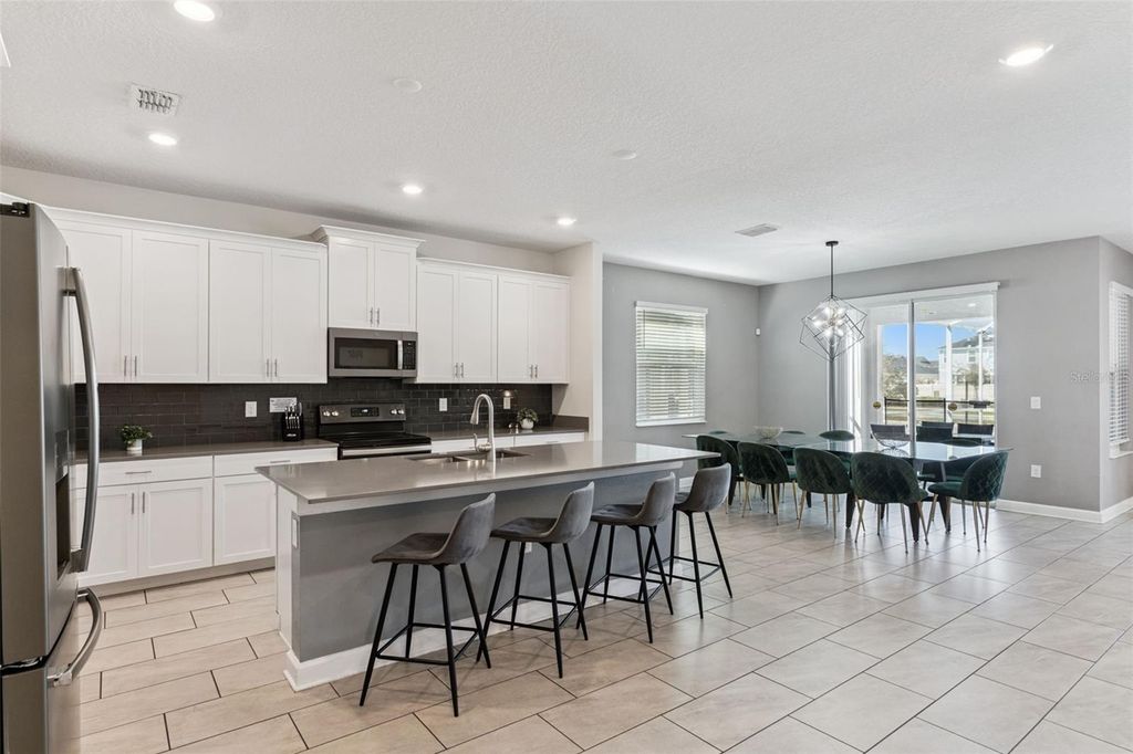 Image 9 of property listing at 830 STICKS STREET, Davenport, FL 33896