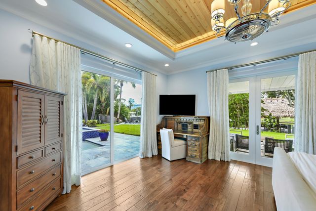 730 CAMINO LAKES Circle, Boca Raton, FL 33486