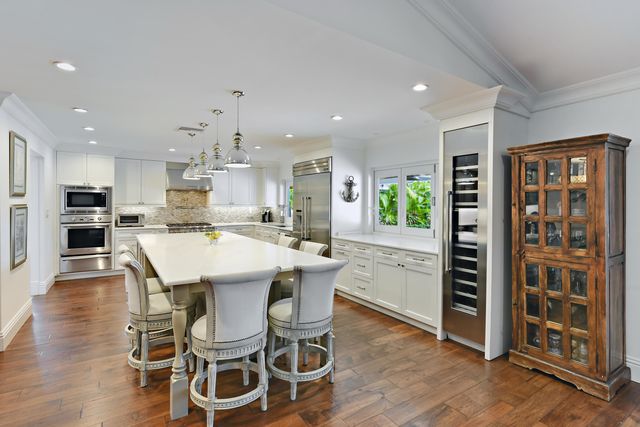 730 CAMINO LAKES Circle, Boca Raton, FL 33486