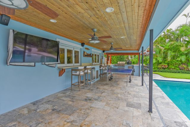 730 CAMINO LAKES Circle, Boca Raton, FL 33486