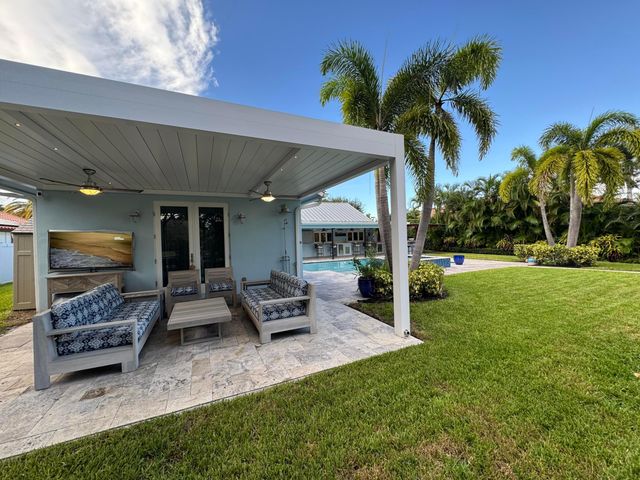 730 CAMINO LAKES Circle, Boca Raton, FL 33486