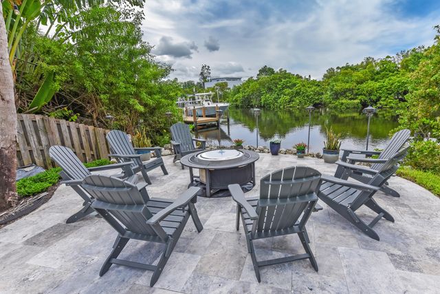 730 CAMINO LAKES Circle, Boca Raton, FL 33486