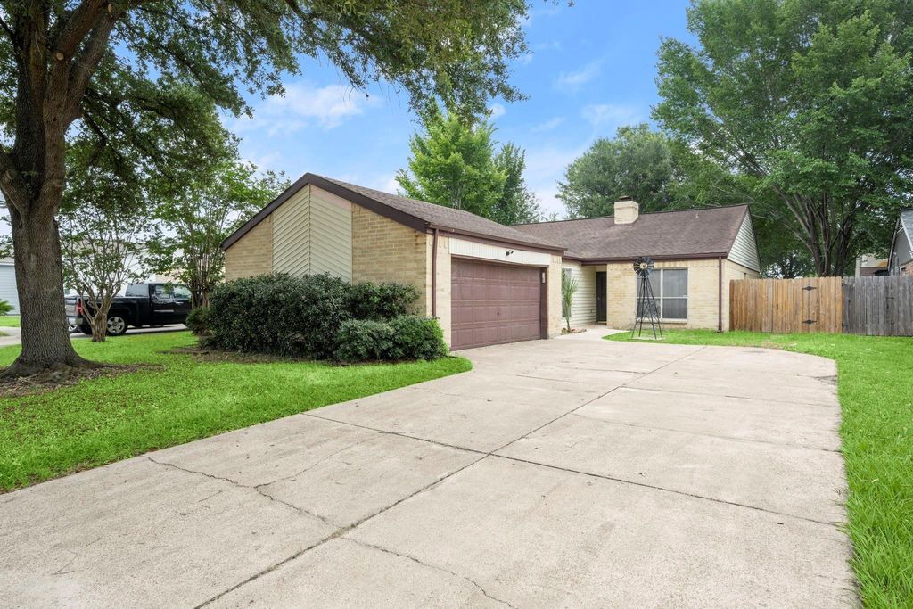 11718 Ridge Run Drive, Houston, TX 77064