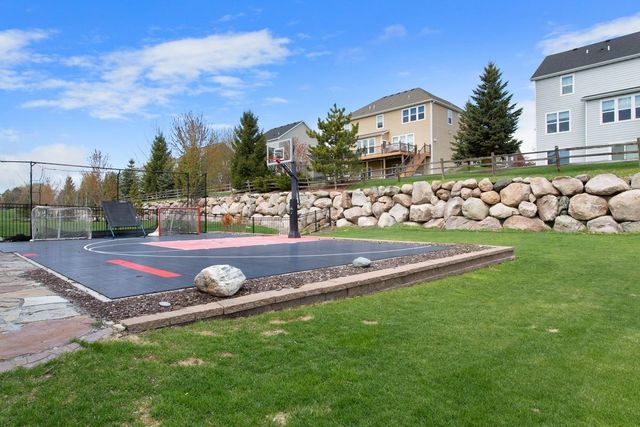 18072 72nd Avenue N, Maple Grove, MN 55311