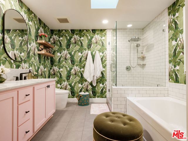 10648 Woodbridge Street 306, Toluca Lake, CA 91602