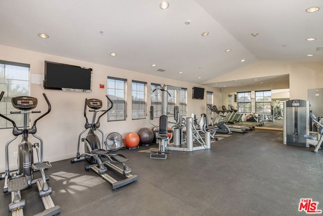 10648 Woodbridge Street 306, Toluca Lake, CA 91602